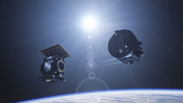 Visualiseringen viser, hvordan to satellitter selv kan holde formation med submillimeternøjagtighed tusinder af kilometer fra jorden. Illustration: ESA-P. Carril