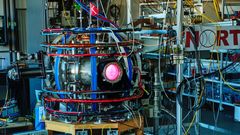 En af de fire infrastrukturer er en ny Stellerator-Tokamak hybrid-reaktor, der skal bruges til forskning i fusionsenergi. På billedet ses DTU's eksisterende tokamak. Foto: Magnus Møller