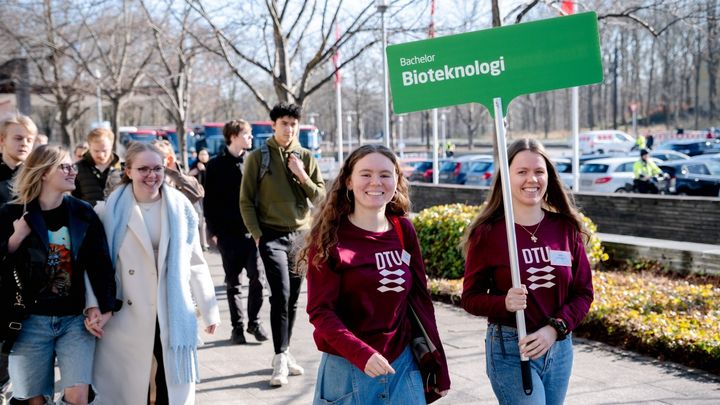 Rundvisning på DTU Lyngby Campus ifm. Åbent Hus. Foto: Marie Bentzon.