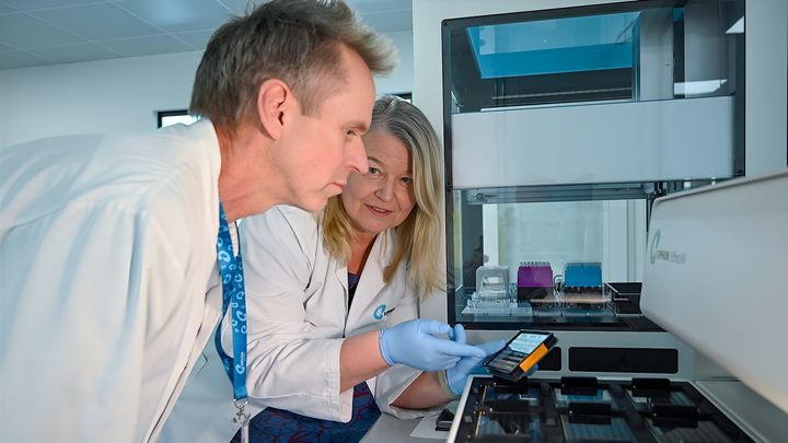 Et fælles patent og et samarbejde mellem professor Niels Bent Larsen fra DTU og innovationschef i Sophion Bioscience ph.d. Sandra Wilson har ført til udviklingen af laboratorieplatformen Ethica M til test af ny medicin. Det nye produkt har fået sin egen produktionslinje og der er blevet ansat 10 procent flere medarbejdere i virksomheden.