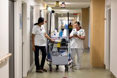 Hospitalsenhed Midt gør rent med ren samvittighed, efter at hospitalsenheden er blevet svanemærket.