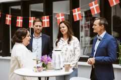 Næstformand for regionsrådet Hanne Roed, hospitalsdirektør Brian Brøndum Møller, oversygeplejerske Karina Vestergaard Jensen og cheflæge Toke Ravn fra Operation og Intensiv, som sterilcentralen hører under.