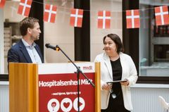 Hospitalsdirektør Brian Brøndum Møller holder tale til den officielle indvielse af sterilcentralen på Regionshospitalet Viborg onsdag den 4. juni 2025.