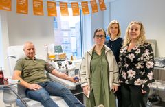 Den første donor donerer blodplasma i Randers