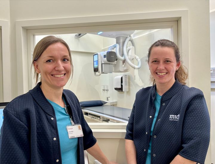 Charlotte og Britt er begge specialeansvarlige radiografer og har stået for indretning af det nye røntgenrum samt undervisning af kollegerne.