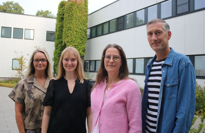 Fra venstre: Sygeplejefaglig direktør Mette Ringtved, projektleder på Kulturhospitalet Caroline Frøsig Suhr, musiklærer på Horsens Musik- og Balletskole Dorthe Dahl Jørgensen, Leder af Horsens Musik- og Balletskole Thomas Larsen Späth.