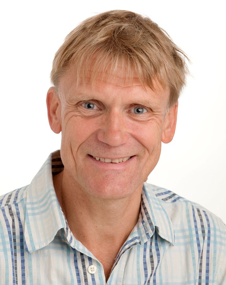 Seniorforsker Lars Peter Sønderbo Andersen tager netop nu hul på sit opfølgningsstudie, der skal belyse, hvilke konsekvenser det kan have på lang sigt, når man bliver udsat for vold og trusler på sit arbejde.