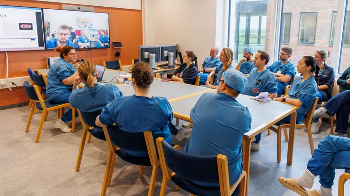 De urinvejskirurgiske patienter drøftes nu hurtigere på tværs af afdelinger på hospitalerne i Region Midtjylland. Det styrkede samarbejde forkorter kræftpatienternes forløb