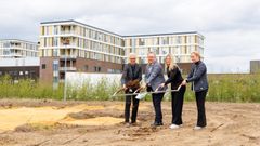 Sundheds- og hospitalsdirektør Lasse P. Hansen, regionsrådsformand Anders G. Christensen, formand for Sundhedsråd Vestjylland Majbritt Birkholm tog sammen med ernæringschef Lone Viggers det symbolske spadestik.
