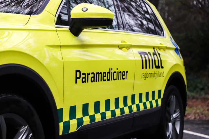 Paramedicinerbilen i Herning kører hver dag fra otte morgen til otte aften. Den er ikke begrænset geografisk og kan køre i hele regionen.