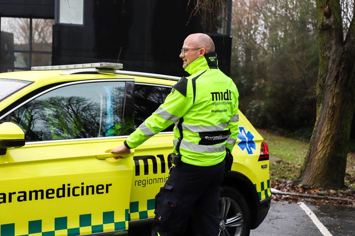 I undersøgelsen har borgerne vurderet indsatsen fra medarbejderne i Præhospitalets kørende beredskaber og i AMK-vagtcentral, der modtager sundhedsfaglige 1-1-2-opkald.