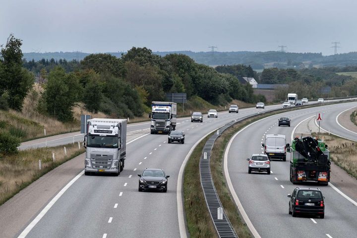 Blandet trafik på motorvej