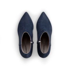 Foxy-MIDNIGHT er fra Traceable Collection, som er lavet med 100% sporbart overlæder og såler fra SPOOR. For hver sko kan læderet spores tilbage til den enkelte gård