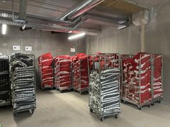 Linnedpakker i stofposer klar til uddeling