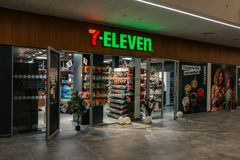 Butikken ligger centralt i den store foyer, når man træder ind på hospitalet.