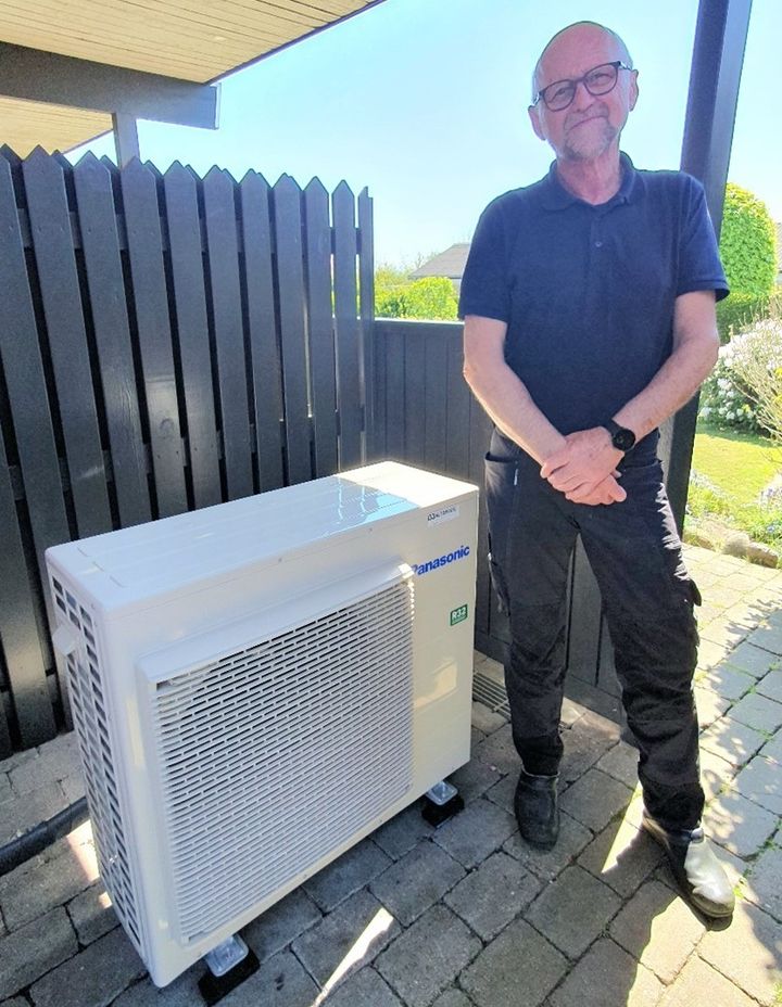 På grund af de høje gaspriser har Tage Hartvigsen fra Juelsminde skiftet gasfyret ud med en luft til vand-varmepumpe fra VS Automatic A/S.