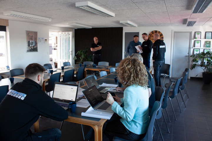 Ansatte%20hos%20VS%20Automatic%20er%20i%20gang%20med%20Arbejdsmilj%F8%20Grunduddannelsen