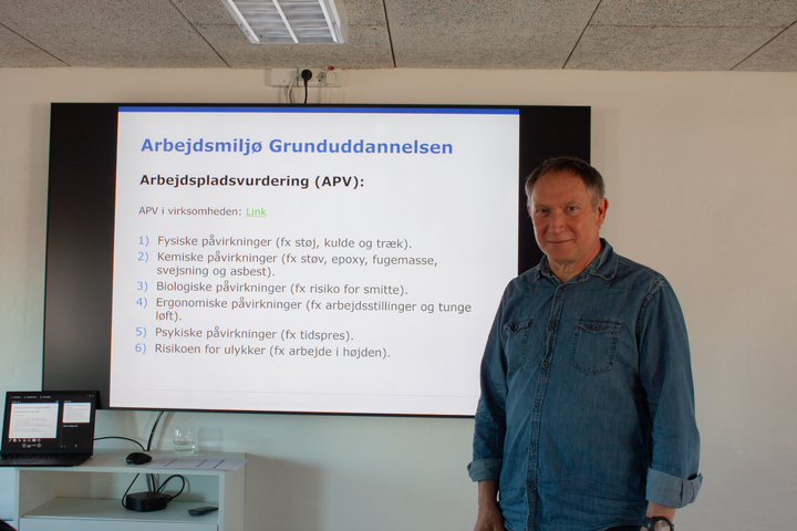 Underviser%20Ole%20Hansen%20fra%20Lekon%20R%E5dgivning