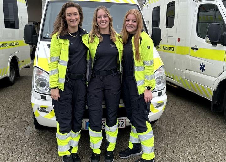 3 nye elever startede i uge 42 på ambulancebehandleruddannelsen hos PreMed. Foto må frit bruges ved omtale af nyheden.