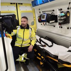 Siden 2022 har Anders været paramediciner og instruktør hos PreMed. Nu bruger han 10 ekstra timer om ugen på en diplomuddannelse i ledelse.