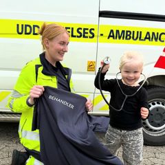 Da Julie blev gravid under sin uddannelse, lagde PreMed en plan for resten af uddannelsesforløbet: "Der var hele tiden én fra PreMed, der havde styr på mig, hvilket gjorde det hele meget nemmere,” siger hun.