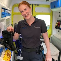 Julie har ikke tænkt sig at stoppe med at uddanne sig - drømmen er at efteruddanne sig til paramediciner.