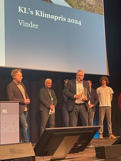 Borgmester Søren Steen Andersen modtager på vegne af Assens Kommune KL's Klimapris 2024.
