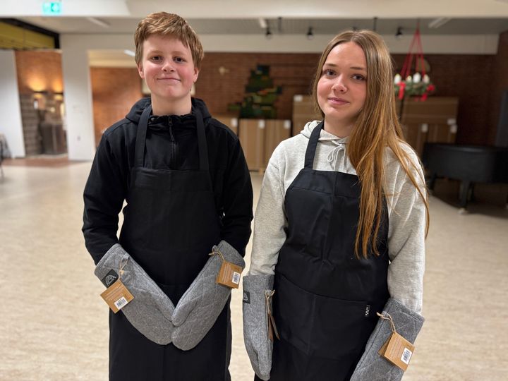 Elevrådsmedlemmer Vilads og Sara fra Glamsbjergskolen forventer, at forsøget med skolemad vil give bedre trivsel hos de ældste elever.