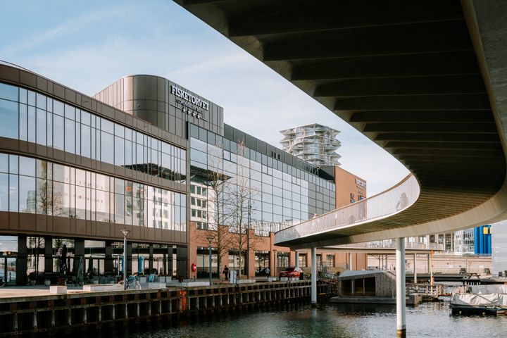 Fisketorvet Shoppingcenter i København bliver næste lokation for POWER. Elektronik- og hvidevarekæden planlægger i løbet af de første tre måneder af 2026 en åbning af POWER Fisketorvet, som bliver kædens butik nummer 29 i Danmark.