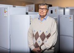 80-årige Per Møller har været en del af hvidevarevirksomheden Køle-Møller siden 1967, imens hans bror og medejer Allan har været med siden 1965. De to overdrager pr. 1. januar nøglerne til et nyt ejerteam.