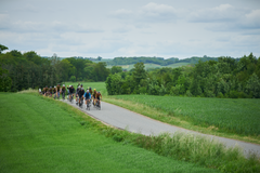 Cykeltur med forskelsfeltet gennem marker