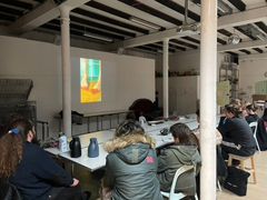 Forberedelser af udstillingen Transformer på Kulturværftet.