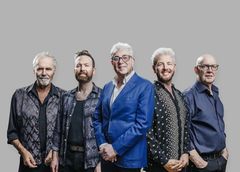 Den 22. november besøger nogle pophistoriens mest ikoniske navne Helsingør, når 10cc gør klar til at fylde Kulturværftet med klassikere, der har sat spor gennem årtier.