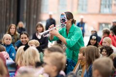 Fra slutningen af september danner Kulturværftet og Toldkammeret ramme om LMS Showcase og den internationale YAM Session. Over flere dage samles musikere, brancheaktører og omkring 2.000 skoleelever til koncerter, workshops og samtaler – med lokale unge som aktive medskabere i afviklingen.