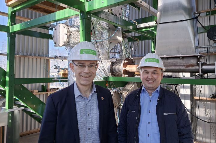 Prof. Anker Degn Jensen (til venstre) og Jan Kamyno Rasmussen (til højre).
