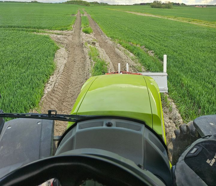 Partnerne bag projektet OdinsAEye udvikler et "CropCareCam", som nemt kan monteres på traktorer og redskaber, og som indsamler højopløselige billeder, mens landmanden alligevel kører i marken for at så, gøde og pleje afgrøden.
