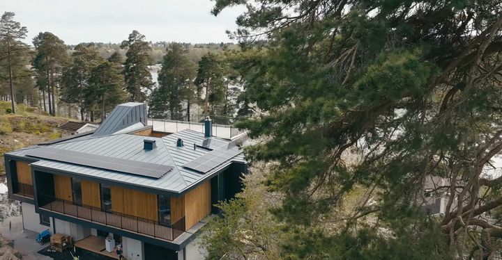 Installation of the LONGi EcoLife Series near Stockholm. Copyright: LONGi Solar & Aprilice (Swedish solar company)