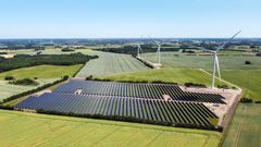 Hybridpark med vind- og solenergi. Her anbringes de nye datacentre.