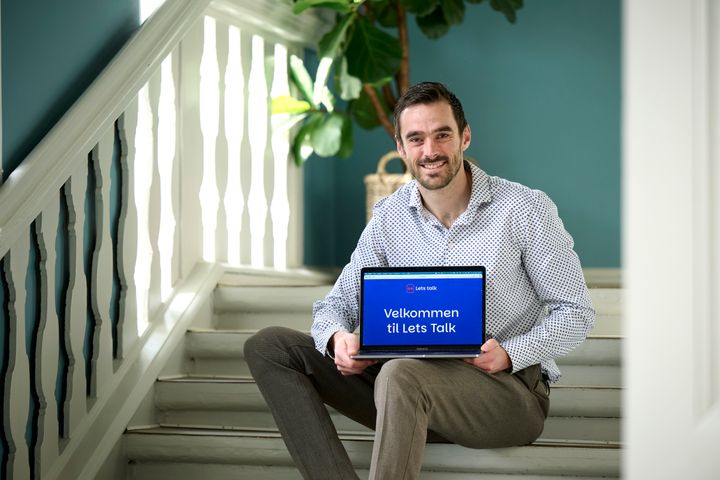 Lets Talk er udviklet og driftet i Danmark, og lever op til alle myndighedskrav, forklarer Lets Talk-ansvarlig hos Edora, Lasse Just.
