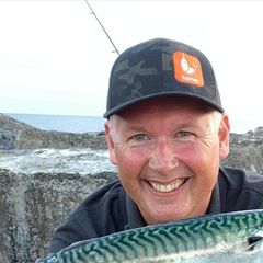 Frank Sjøgren, den kendte danske lystfisker, er med til at designe og kvalitetssikre fiskepladserne i Danmark.