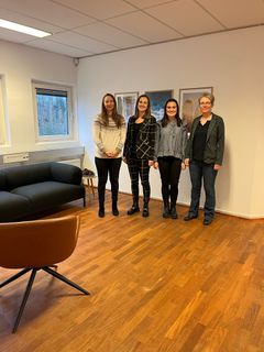 På billedet er fra højre: Marianne, psykiater; Charlotte, sekretær; Charlotte, specialpsykolog; Lisbeth, aut. psykolog