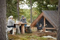 Swedish Country Living outdoor fika Foto: Jonas Ingman/westsweden.com