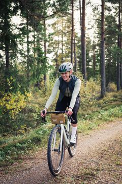 Vestsverige, kvinde på cykeltur, Foto: Signe Koch