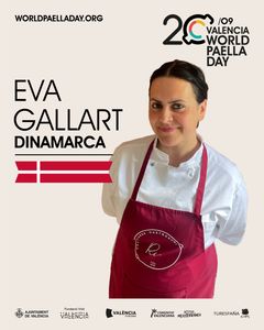 Den danske finalist Eva Gallart Lopéz, deltager i World Paella Day.