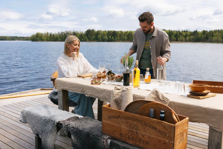 Flydende middag på floden hos Annerstad Prästgård.