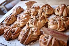 Kanelboller, lige fra ovnen.