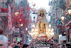 Fejringen af Virgen de los Desamparados, Valencias skytshelgen fejres over en hel weekend