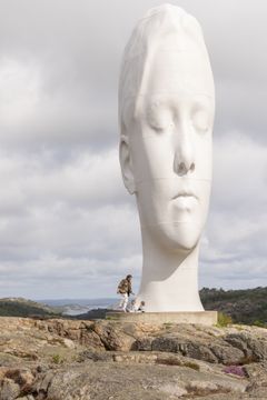 Skulpturen Anna i Pilane Skulpturpark