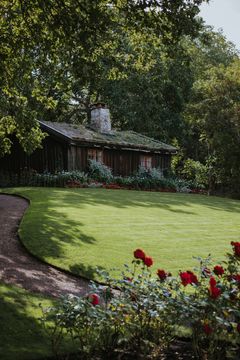 En af de mange frodige haver på Sollidens Slott