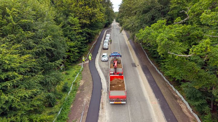 Asfaltarbejde på den nye cykelsti på Hørsholm Kongevej